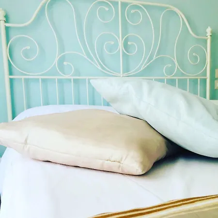 Bed & Breakfast Domus Alma Neapel