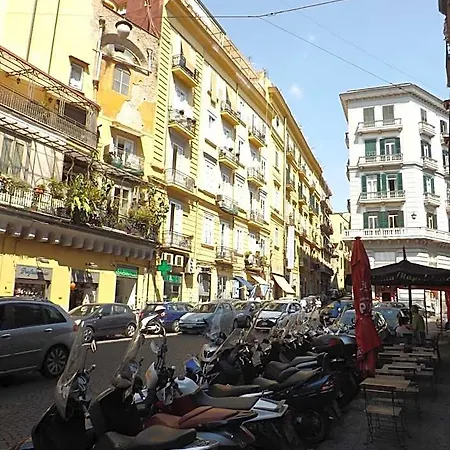 Domus Alma Oda ve Kahvaltı Napoli
