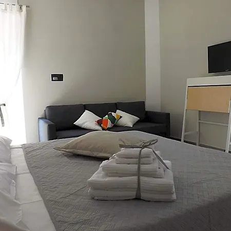 Domus Alma Bed and Breakfast Νάπολη