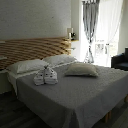 Domus Alma 2* Neapol
