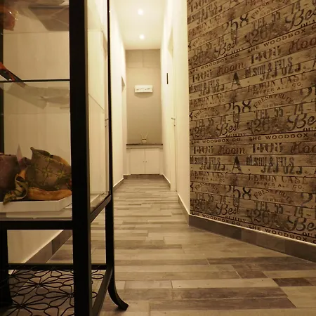 Bed and Breakfast Domus Alma Νάπολη