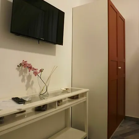 Bed and Breakfast Domus Alma Νάπολη